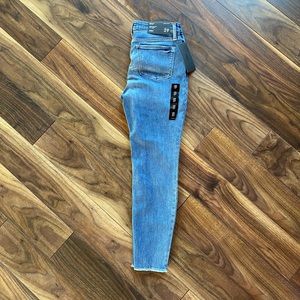 Silver Jeans. High note skinny jeans.